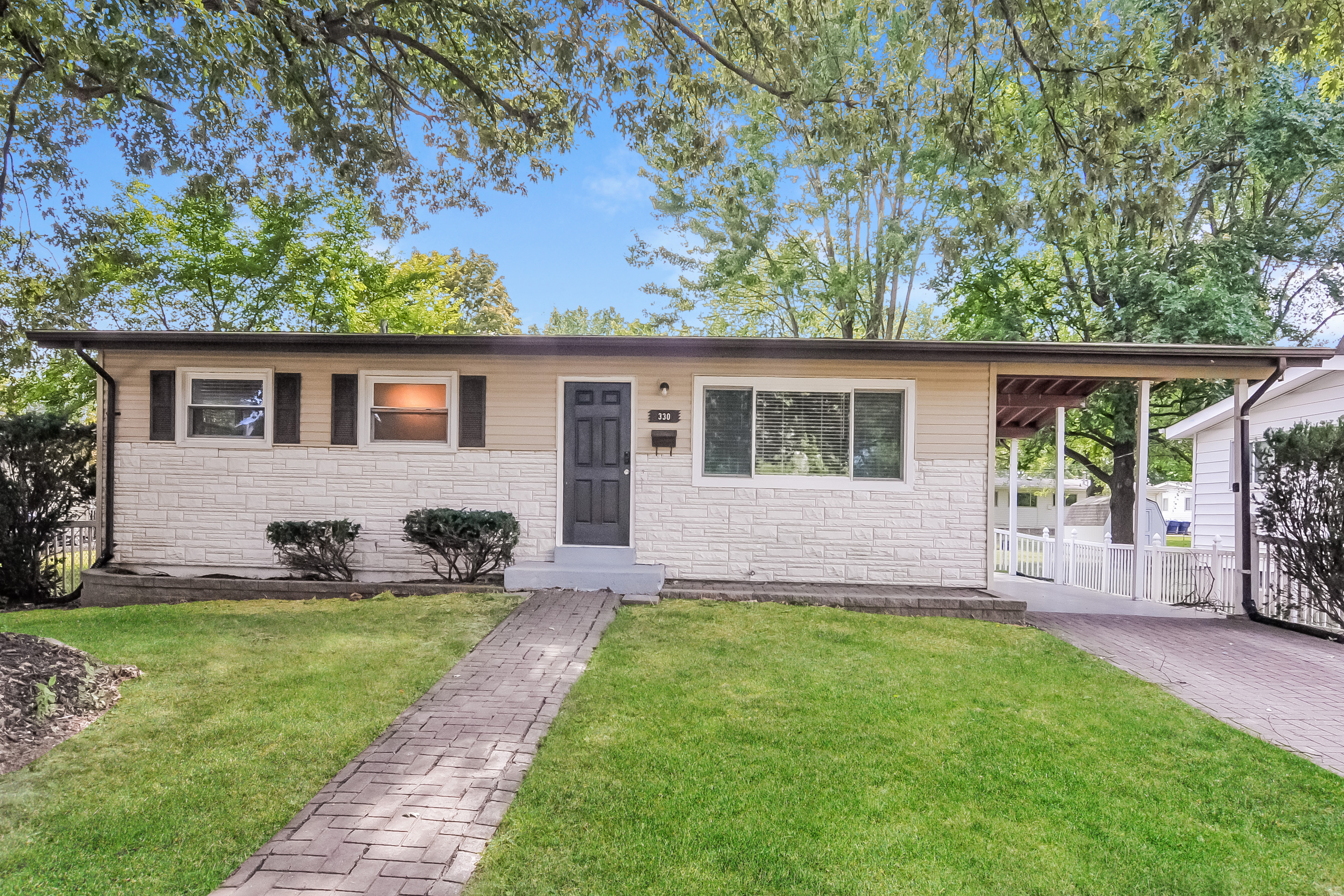 330 MOULE DR FLORISSANT, MO 63031